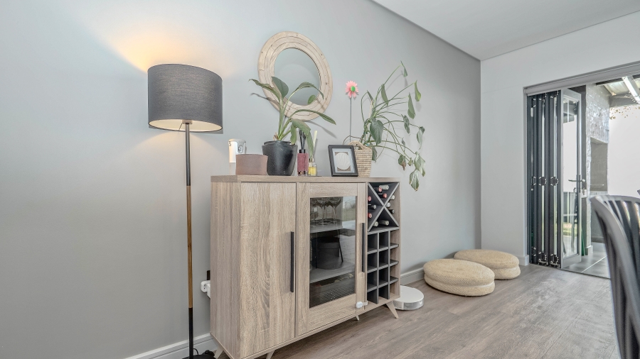 2 Bedroom Property for Sale in Newinbosch Western Cape